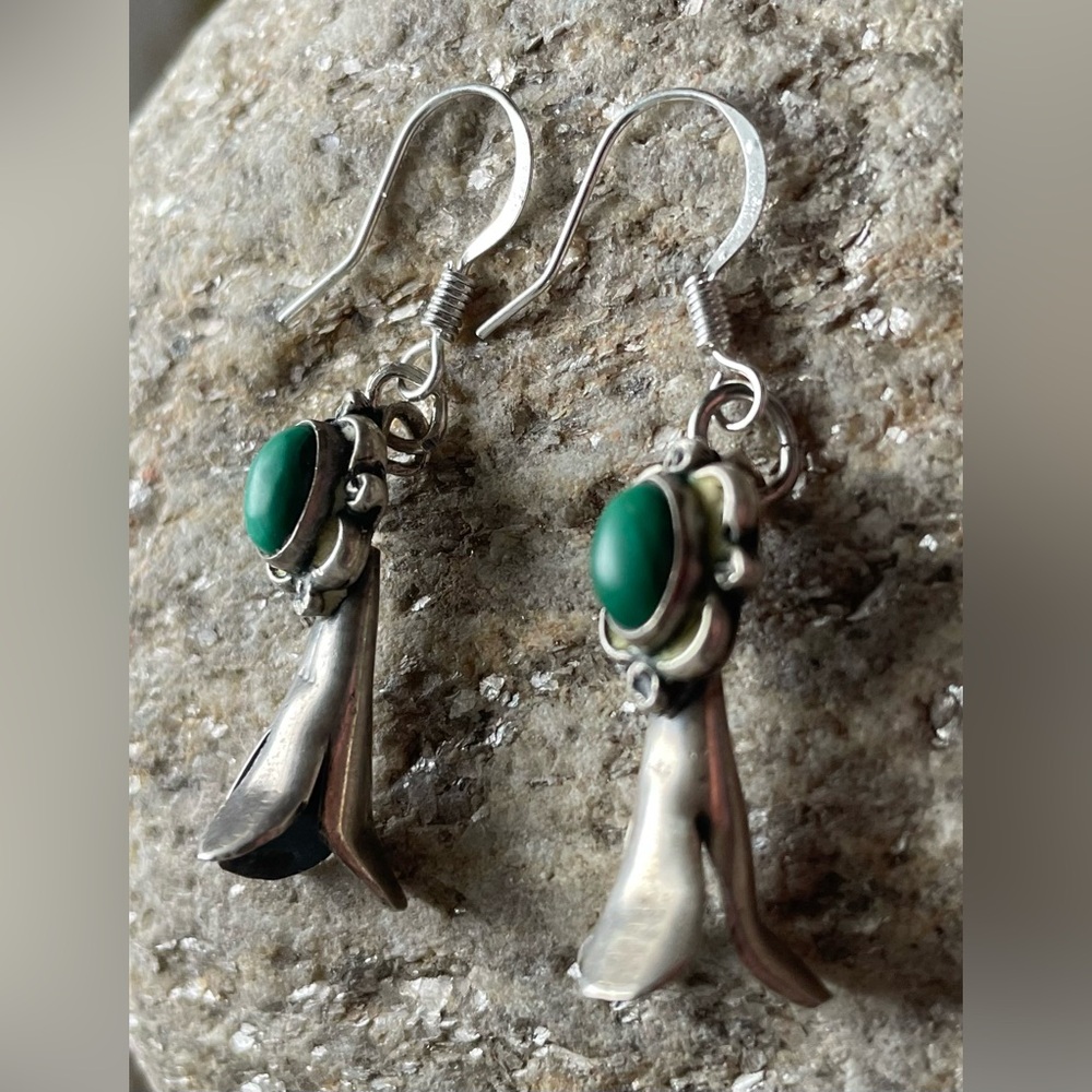 VTG Native American malachite squash blossom OOAK sterling earrings - Picture 4 of 10